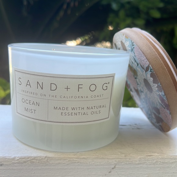 Ocean Mist Scented Candle - Picture 6 of 11